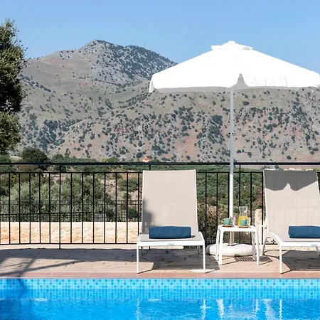 וילה Kermes Heated Pool *